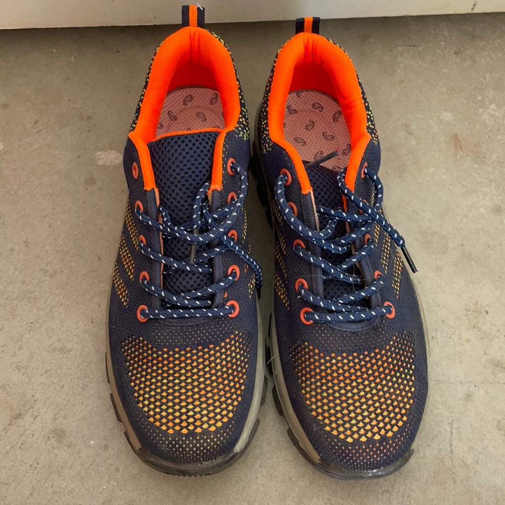 Steeltoe tennishoes